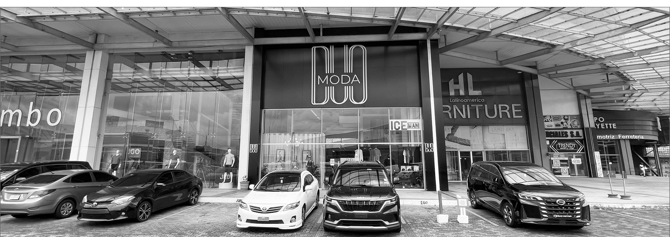 Fachada de Duo Moda en Europa Industrial Park